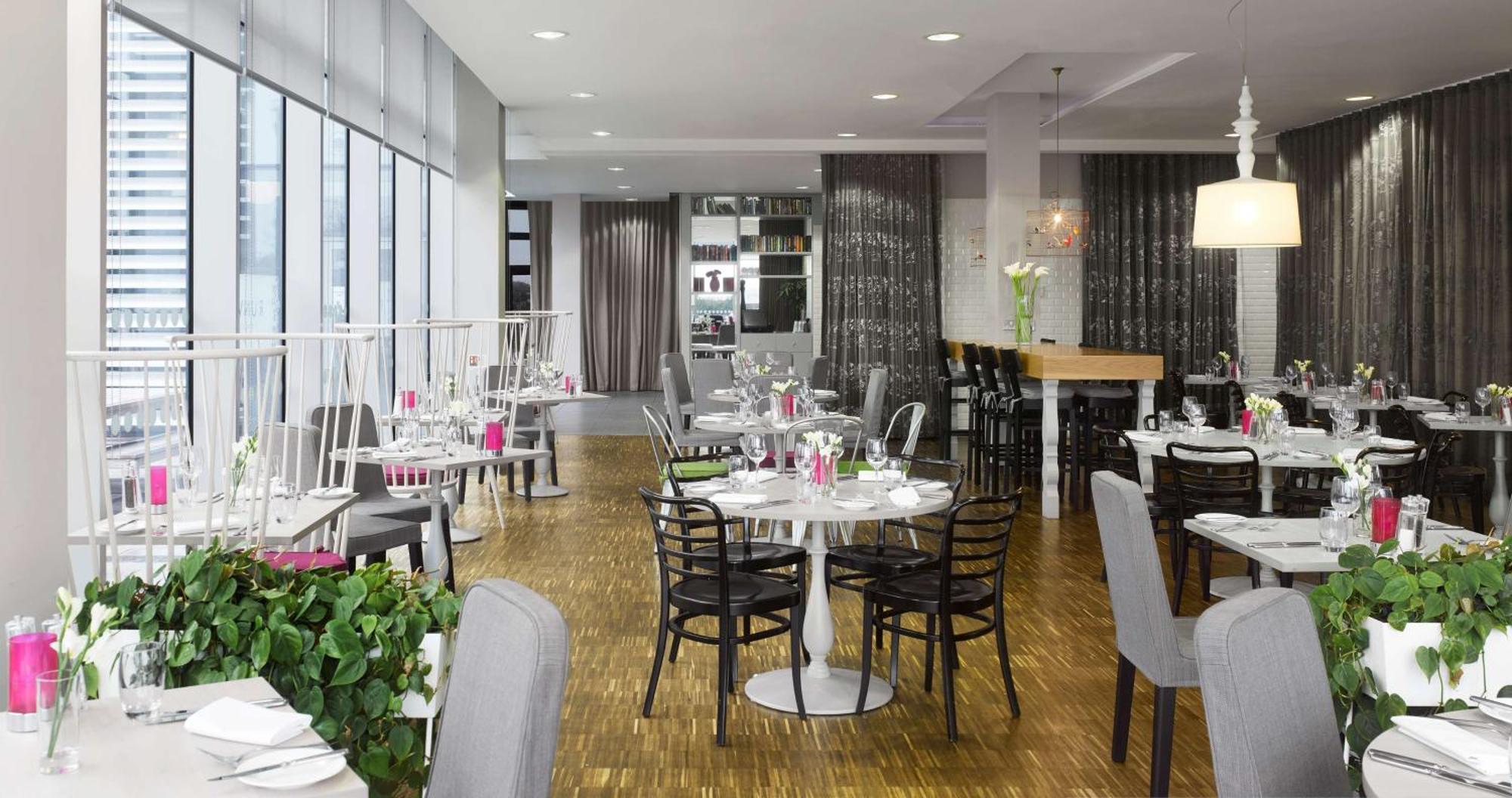 Radisson Blu Hotel East Midlands Airport Castle Donington Bagian luar foto