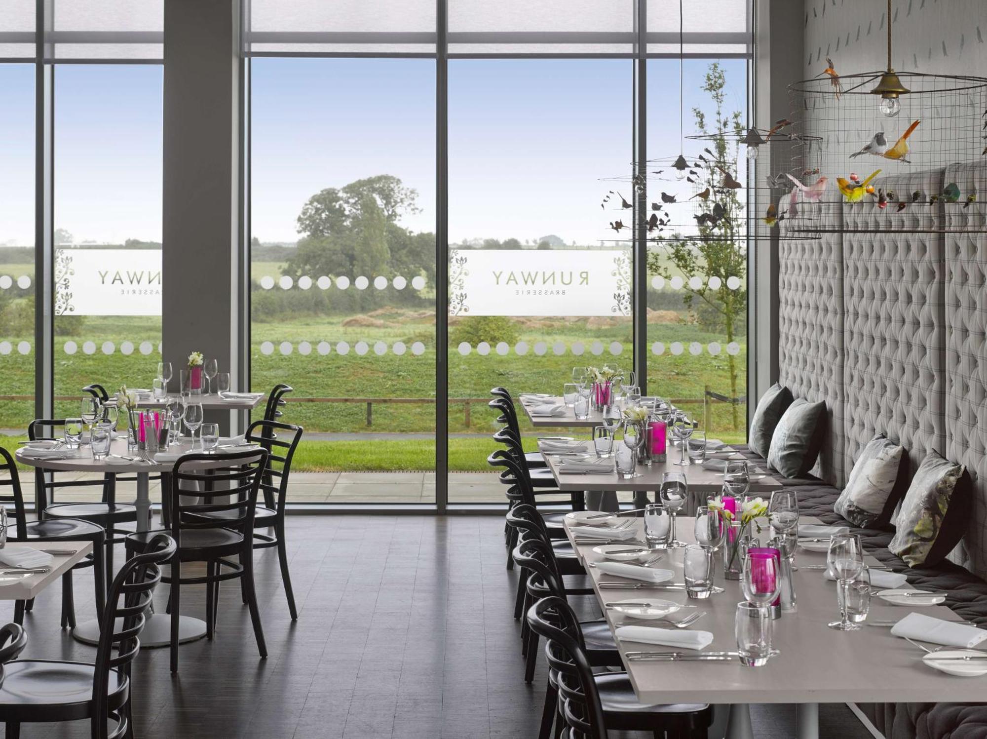 Radisson Blu Hotel East Midlands Airport Castle Donington Bagian luar foto