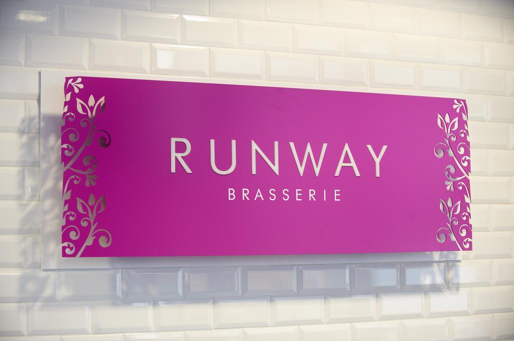 Radisson Blu Hotel East Midlands Airport Castle Donington Bagian luar foto